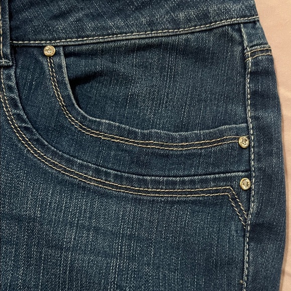 Cache Flare Jeans - Picture 5 of 9